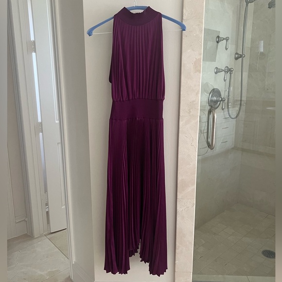 ALC Renzo Pleated Dress in Orchid - Picture 2 of 3